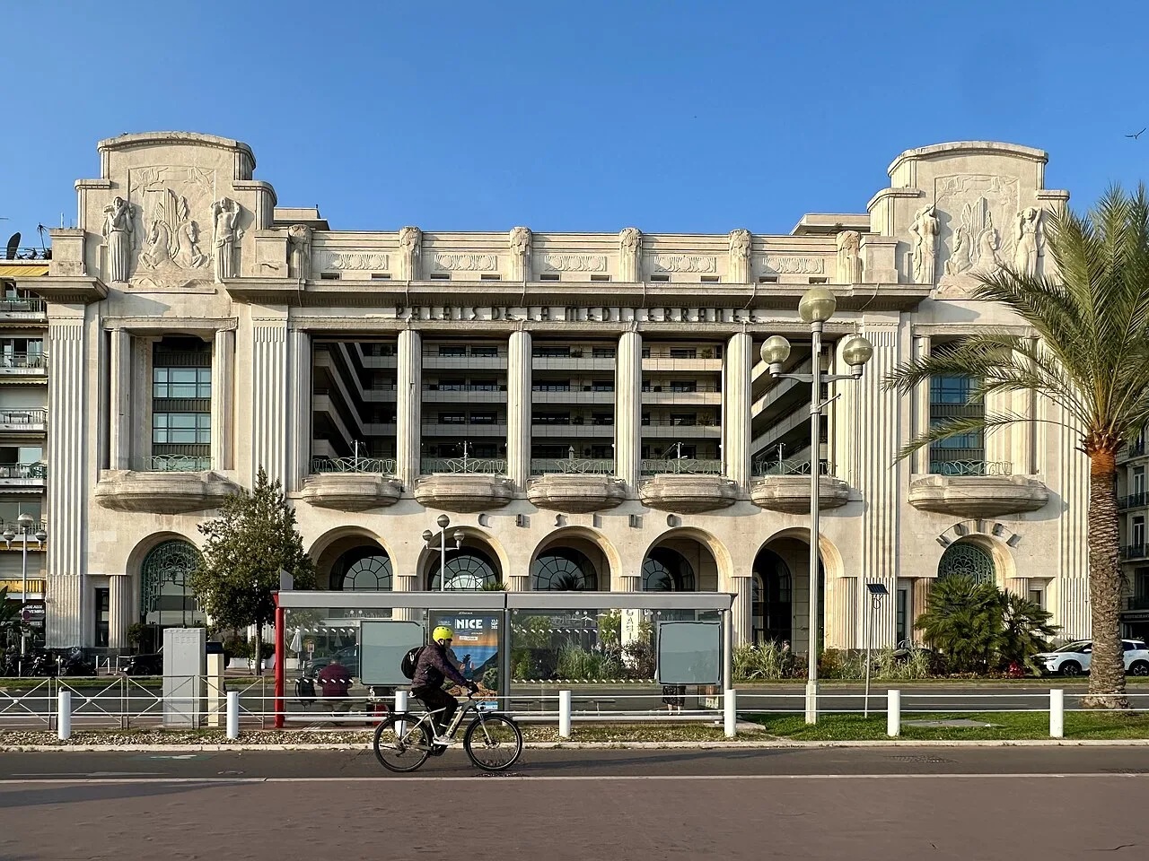 Façade du palais de la Méditerranée sur la promenade des Anglais