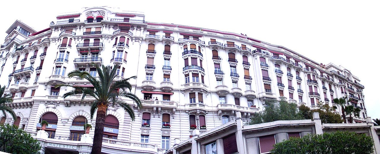 Façade du Majestic à Nice, photographiée entre 1998 et 2006
